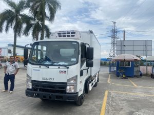 QKR270 tải 2.8 tấn thùng đông lạnh dài 4.4m