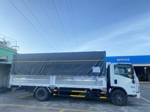 NQR550 tải 5.5 tấn thùng bạt dài 6.2m
